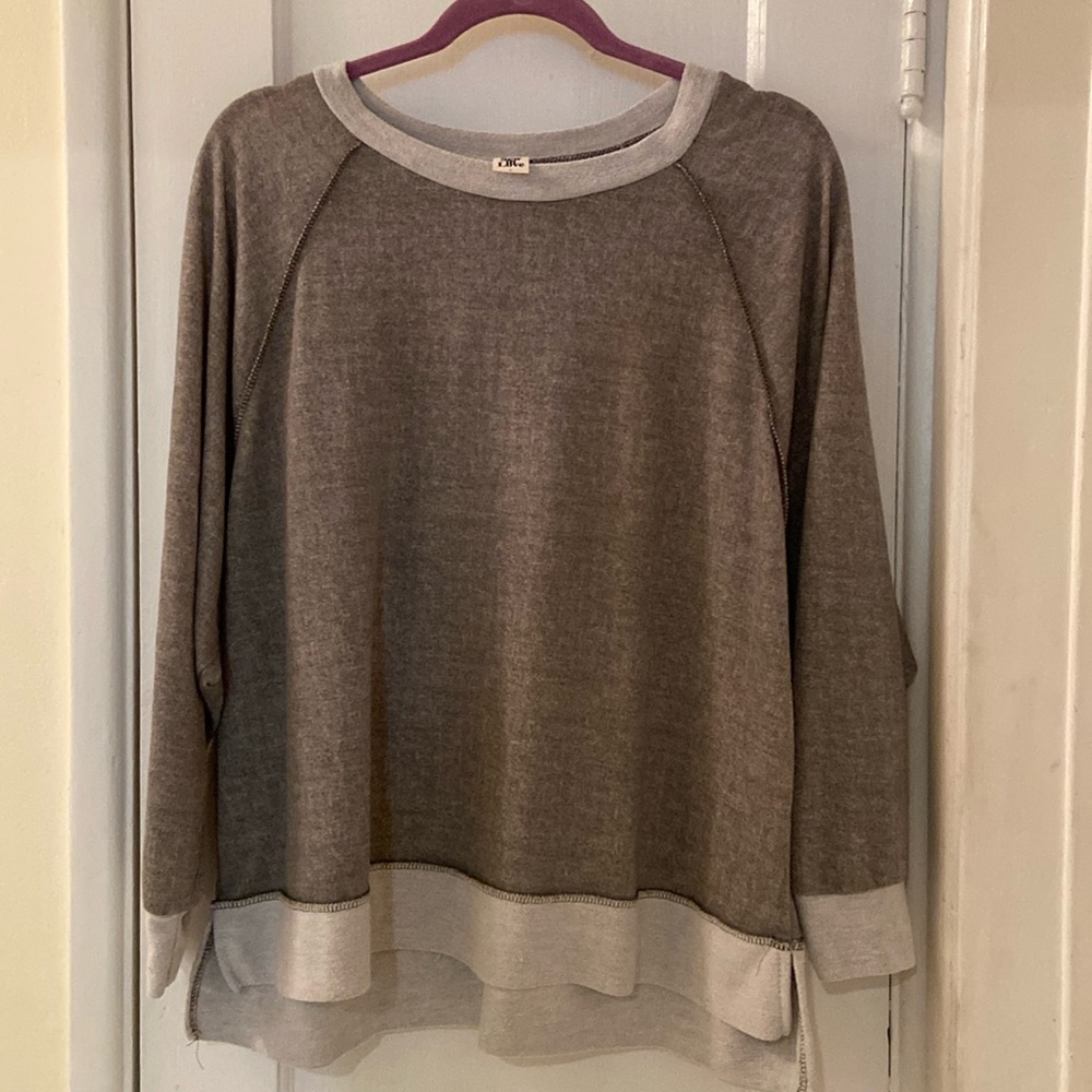 Comfortable grey sweatshirt from Sew in Love in size L.